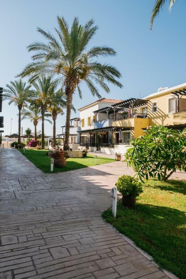 Aphrodite Gardens No.9 Luxury Apt Paphos Exterior photo