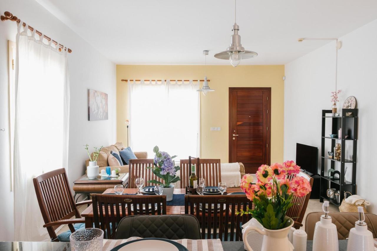 Aphrodite Gardens No.9 Luxury Apt Paphos Exterior photo